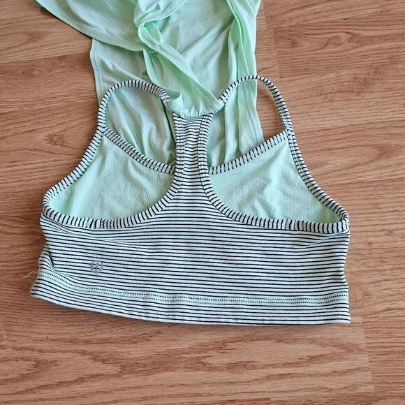 Lululemon womens Sz 4 mint green no limits yoga top with build in support - Picture 6 of 8